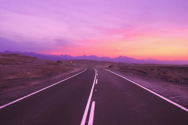 Weergave van highway bij zonsondergang tijd. — Stockfoto