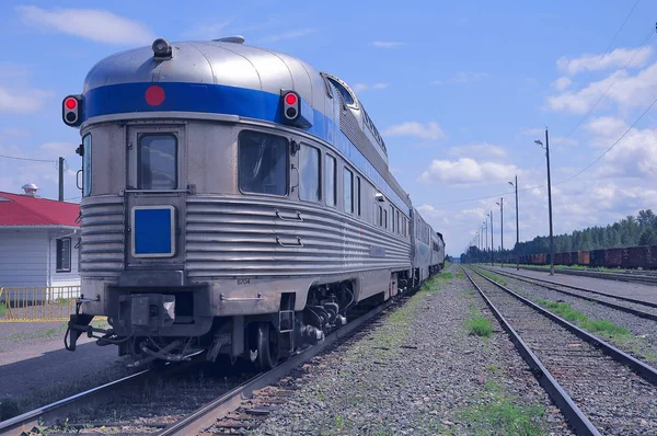 Passenger train from Prince Rupert to Prince George. — Stock Photo, Image