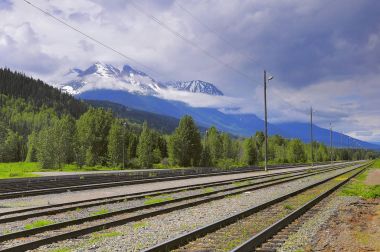 Görünüm boş Smithers tren istasyonuna.