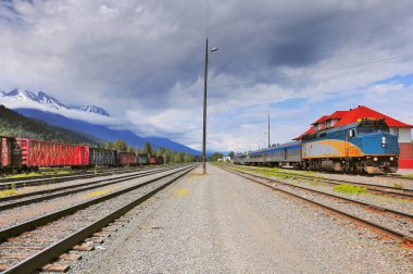 Prince George için Prince Rupert gelen yolcu treni.
