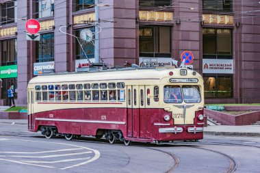 Yolcu vintage tramvay.