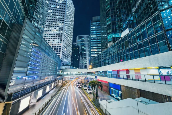 Vista nocturna de las calles de la ciudad. Distrito Central. Hong Kong . —  Fotos de Stock