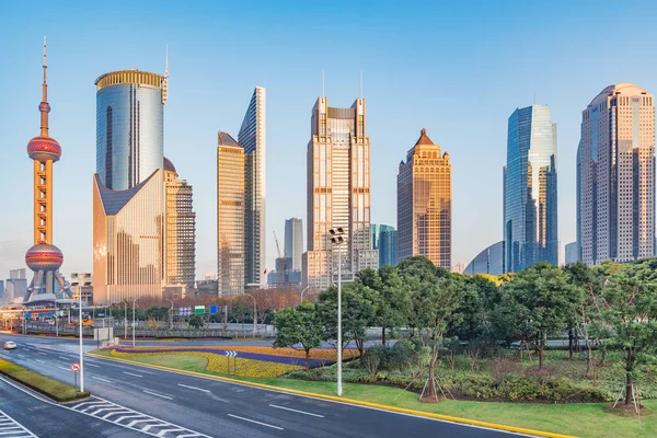 Central streets of Shanghai city in the morning. China. — Stock Photo, Image