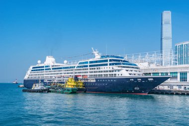 Rıhtımdaki teknik bakım zamanında gemi turu yapın..