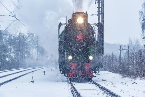 Trem Vapor Retro Parte Estação Ferroviária Inverno — Fotografia de Stock