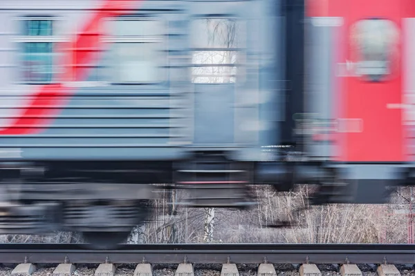 Hochgeschwindigkeitszug Fährt Tagsüber Schnell — Stockfoto