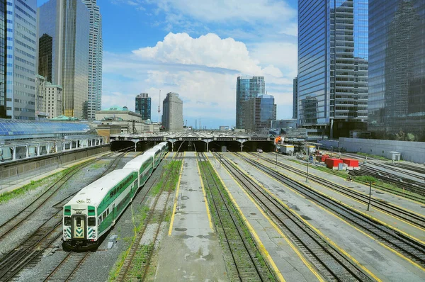 Trem Diesel Passageiros Parte Estação Toronto Union Canadá — Fotografia de Stock