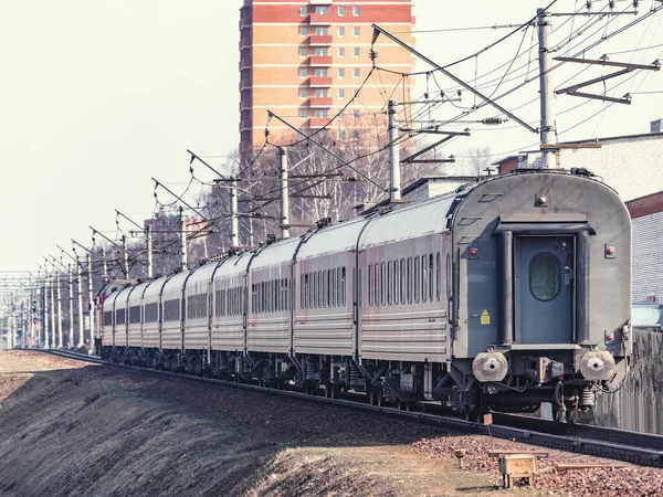 Passagier Intercity Trein Beweegt Weg Van Het Station — Stockfoto