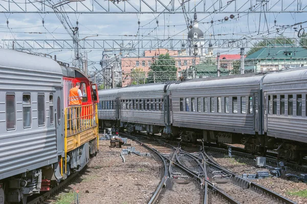 Trens de passageiros na estação. Moscovo. Rússia . — Fotografia de Stock