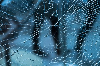 Kırık cam gösterileri. Kırık cam kırıkları. Mavi cam desen arka plan. .