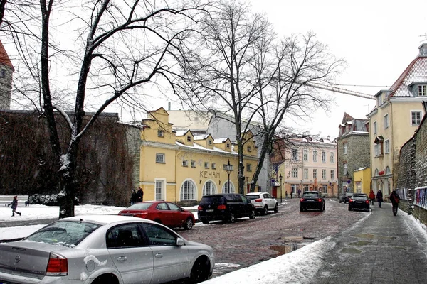 Таллин, Эстония, 02.06.2019. Улицы Старого Таллинна зимой . — стоковое фото