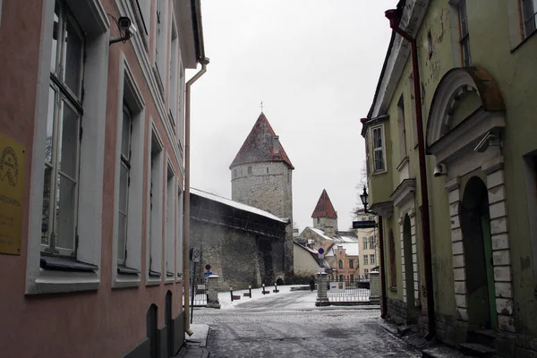 Tallinn, Észtország, 2019.6.2. Régi Tallinn utcái télen. — Stock Fotó