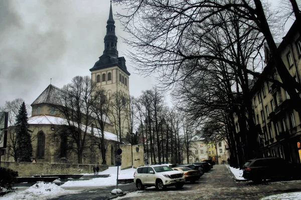 Tallinn, Észtország, 2019.6.2. Szent Olaf templom a régi Tallinn télen. — Stock Fotó