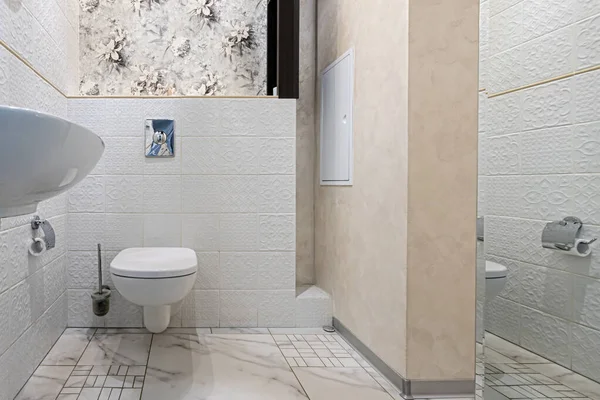 Interiér Moderní Světlé Koupelny Umyvadlem — Stock fotografie
