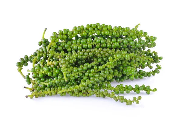 Peppercorn på vit bakgrund — Stockfoto