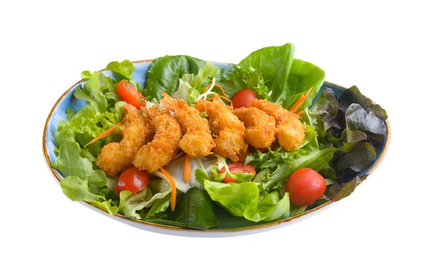 Salada de camarão frito no fundo branco — Fotografia de Stock