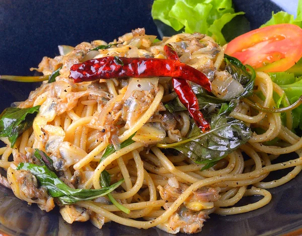 Vongole spaghetti in piatto — Foto Stock