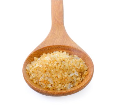 Beyaz zemin üzerine tahta kaşık kahve şeker