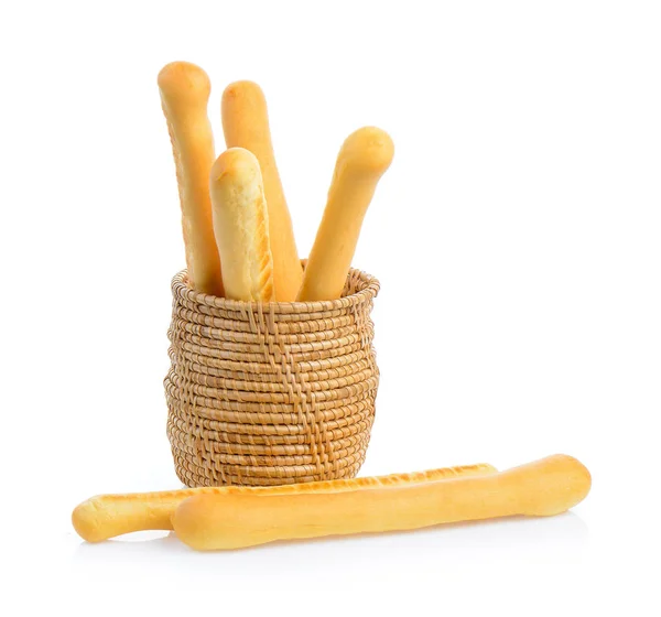 Varas de pão em cesta isolada no fundo branco — Fotografia de Stock