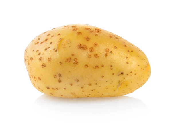 흰 배경의 감자들 — 스톡 사진