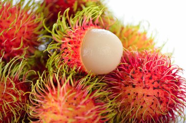 Taze olgun rambutans meyve