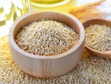 Tahta kaşıkla Quinoa