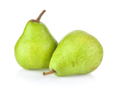 yeşil armutlar beyaz arkaplanda izole