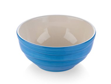 Beyaz arkaplanda boş kase