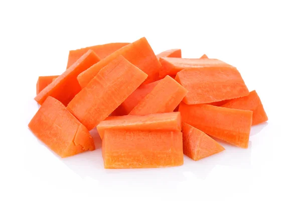 Rodajas de zanahoria aisladas sobre fondo blanco — Foto de Stock