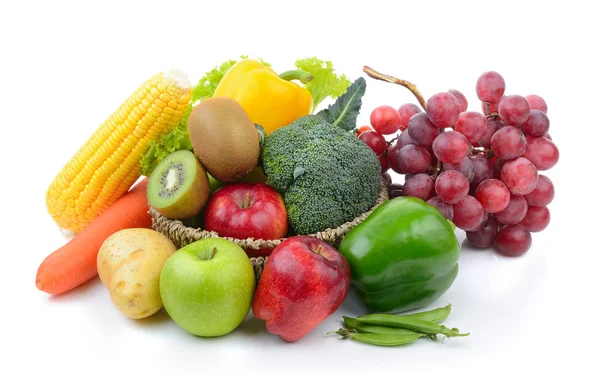 Hortalizas y Frutas sobre fondo blanco —  Fotos de Stock
