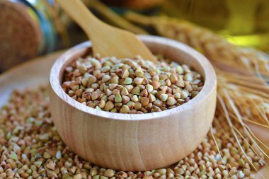 Tahta kasede karabuğday.