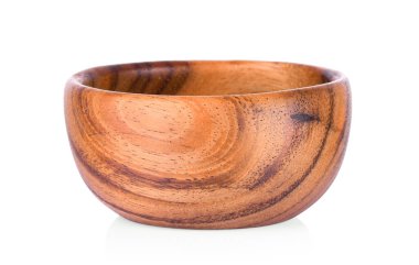 Beyaz arka planda ahşap kase