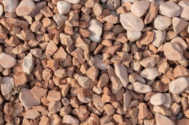 Renkli küçük çakıl taşları ya da bahçede taş