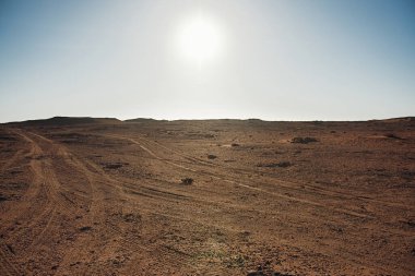 Kumda araba izleri, Batı Sahra Çölü - Afrika