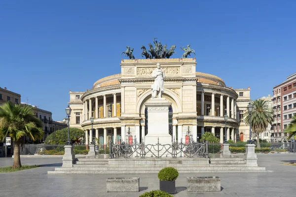 Italia, Sicilia, Palermo Politeama teatre — Foto de Stock