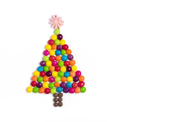Weihnachtsbaum Aus Mix Bunte Schokolade Bonbons Stern Aus Baiser Isoliert — Stockfoto