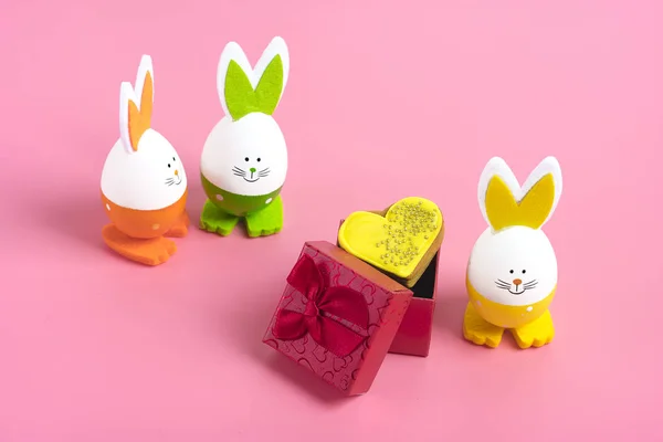 Juego Los Conejos Pascua Forma Los Huevos Sobre Rosado — Foto de Stock