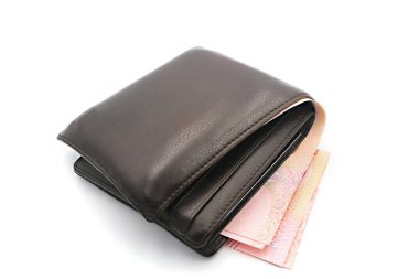 Beyaz arka planda izole kahverengi deri cüzdan.