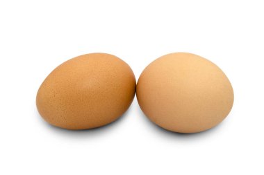 Beyaz arkaplanda kırpma yolu ile izole edilmiş yumurta.