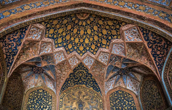 Hindistan 'ın en ünlü ve saygı duyulan Müslüman hükümdarlarından I. Akbar' ın mezarı.