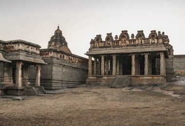 Vijayanagara, Hindistan 'ın kuzeyindeki Karnataka eyaletinin Hampi köyündeki Vijayanagar İmparatorluğu' nun eski başkenti.