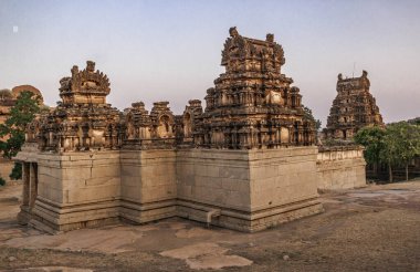 Vijayanagara, Hindistan 'ın kuzeyindeki Karnataka eyaletinin Hampi köyündeki Vijayanagar İmparatorluğu' nun eski başkenti.