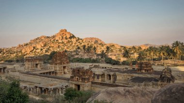 Vijayanagara, Hindistan 'ın kuzeyindeki Karnataka eyaletinin Hampi köyündeki Vijayanagar İmparatorluğu' nun eski başkenti.