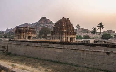 Vijayanagara, Hindistan 'ın kuzeyindeki Karnataka eyaletinin Hampi köyündeki Vijayanagar İmparatorluğu' nun eski başkenti.