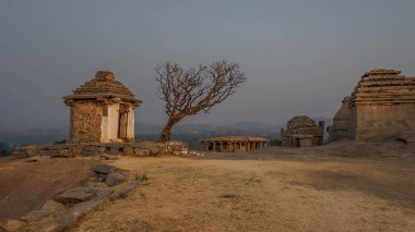 Vijayanagara, Hindistan 'ın kuzeyindeki Karnataka eyaletinin Hampi köyündeki Vijayanagar İmparatorluğu' nun eski başkenti.