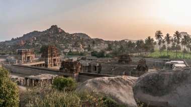 Vijayanagara, Hindistan 'ın kuzeyindeki Karnataka eyaletinin Hampi köyündeki Vijayanagar İmparatorluğu' nun eski başkenti.