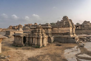 Vijayanagara, Hindistan 'ın kuzeyindeki Karnataka eyaletinin Hampi köyündeki Vijayanagar İmparatorluğu' nun eski başkenti.