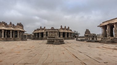 Vijayanagara, Hindistan 'ın kuzeyindeki Karnataka eyaletinin Hampi köyündeki Vijayanagar İmparatorluğu' nun eski başkenti.