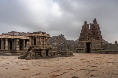 Vijayanagara, Hindistan 'ın kuzeyindeki Karnataka eyaletinin Hampi köyündeki Vijayanagar İmparatorluğu' nun eski başkenti.