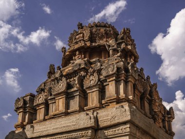 Vijayanagara, Hindistan 'ın kuzeyindeki Karnataka eyaletinin Hampi köyündeki Vijayanagar İmparatorluğu' nun eski başkenti.